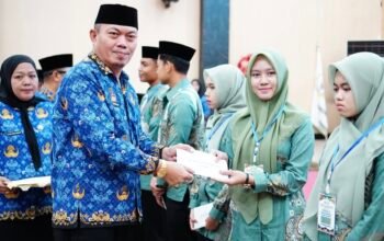 Pelaksana harian (Plh) Ketua Lembaga Pengembangan Tilawatil Qur’an (LPTQ) Kota Gorontalo, Iskandar Moerad saat pelepasan kafilah yang berlangsung di Bandhayo Lo Yiladia, Kota Gorontalo, Kamis, 2 Juli 2026. (Foto: Humas)