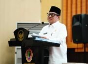 Wakil Wali Kota Gorontalo Indra Gobel secara resmi membuka kegiatan Bimbingan Teknis (Bimtek) Peningkatan Kapasitas Kinerja Camat dan Lurah di lingkungan Pemerintah Kota Gorontalo. Kegiatan tersebut berlangsung di Bandhayo Lo Yiladia, Rabu, 8 Juli 2026. (Foto: Humas)