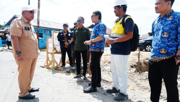 Wali Kota Adhan Tinjau Perbaikan Jalan, Pastikan Proyek Infrastruktur Rampung Tahun Ini