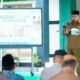 Wali Kota Gorontalo Adhan Dambea saat meluncurkan program Kartu AIR Belajar bertepatan dengan peresmian gedung baru SMP Al-Azhar 43 di Kecamatan Sipatana, Senin, 13 Juli 2026. (Foto: Humas)