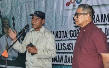 Di hadapan Wakil Wali Kota Gorontalo Indra Gobel, masyarakat meminta pemerintah segera menghadirkan solusi terhadap banjir yang selama bertahun-tahun mengganggu aktivitas warga di wilayah tersebut. (Foto: Humas)
