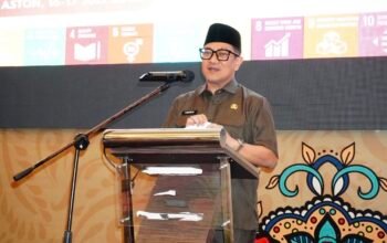 Wakil Wali Kota Gorontalo Indra Gobel saat membuka Workshop Tahap I Penguatan Tata Kelola SDGs Kota Gorontalo di Hotel Aston, Kamis, 16 Juli 2026. (Foto: Humas)