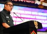 Wakil Wali Kota Gorontalo Indra Gobel yang mewakili Wali Kota Gorontalo dalam Rapat Paripurna DPRD Kota Gorontalo di Aula DPRD Kota Gorontalo, Senin (20/7/2026). (Foto: Humas)