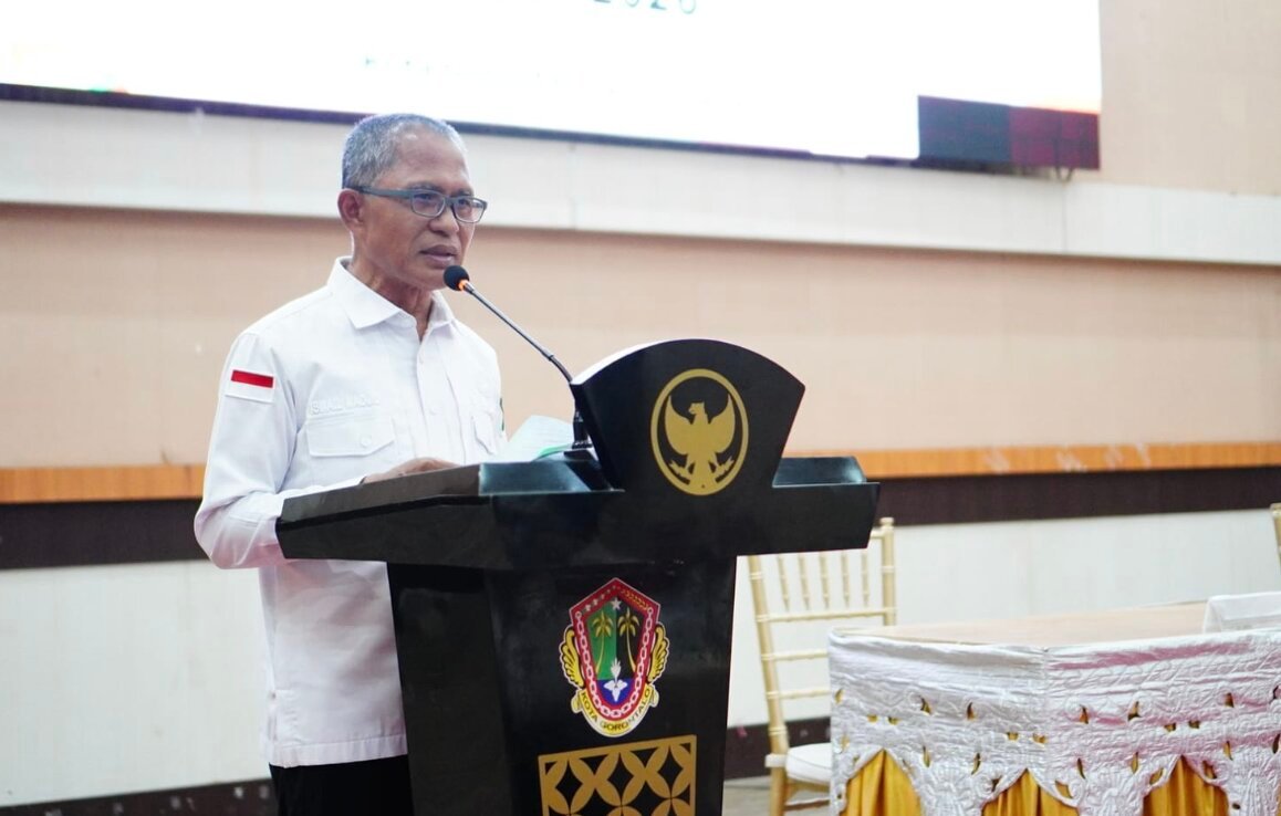 Sekretaris Daerah Kota Gorontalo, Ismail Madjid, saat mewakili Wali Kota Gorontalo membuka Rapat Kerja Daerah Gerakan Orang Tua Asuh Cegah Stunting di Aula Rumah Dinas Wali Kota, Banthayo Lo Yiladia (BLY), Selasa, 29 Juli 2026. (Foto: Humas)