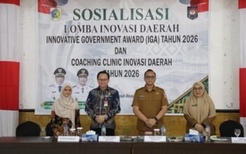 Sekretaris Daerah Kota Kotamobagu, Sofyan Mokoginta saat membuka osialisasi Lomba Inovasi Daerah Innovative Government Award (IGA) Tahun 2026 dan Coaching Clinic Inovasi Daerah Tahun 2026. (Foto: Humas)
