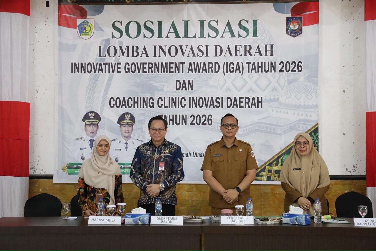 Sekretaris Daerah Kota Kotamobagu, Sofyan Mokoginta saat membuka osialisasi Lomba Inovasi Daerah Innovative Government Award (IGA) Tahun 2026 dan Coaching Clinic Inovasi Daerah Tahun 2026. (Foto: Humas)