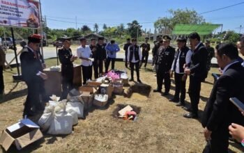 Polres Bolmut memusnahkan 755 liter minuman keras tradisional jenis cap tikus dan 208 butir obat keras usai upacara HUT Bhayangkara ke-80/Hibata.id