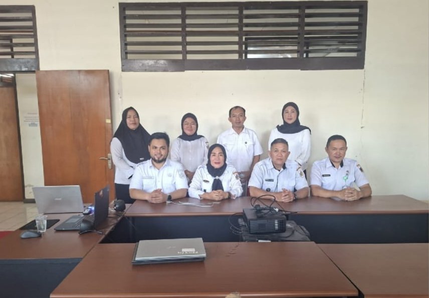 Dinas Pemberdayaan Masyarakat dan Desa (DPMD) bersama Bank SulutGo (BSG) berhasil melaksanakan uji coba (pilot project) implementasi Sistem Keuangan Desa (Siskeudes) Transaksi Non Tunai (TNT) di Desa Pontodon Timur dan Desa Bungko. (Foto: Humas)