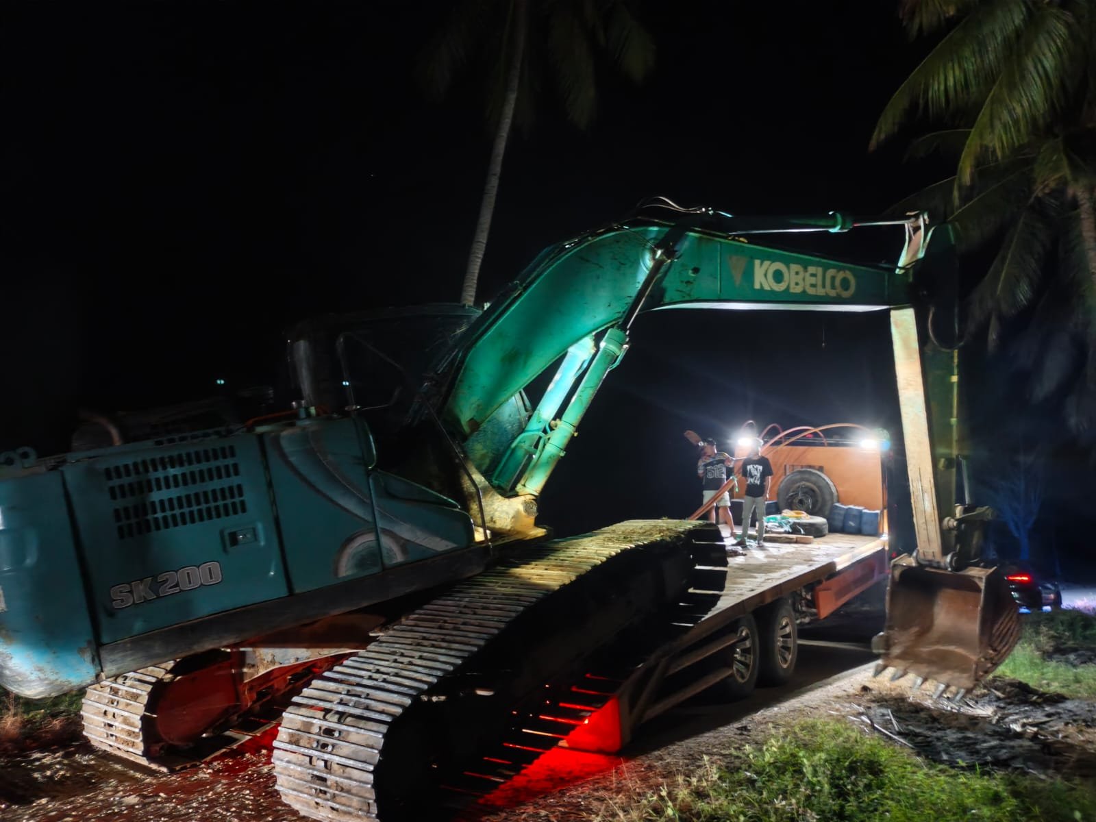 Mogok Bukan Berarti Lolos, Excavator PETI Iloheluma Akhirnya Diangkut Polres Pohuwato/Hibata.id