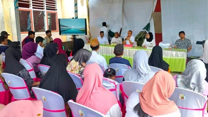 Wabup Boalemo Lahmudin Hambali membuka FGD pengelolaan lahan pertanian berkelanjutan di Balate Jaya untuk memperkuat ketahanan pangan dan konservasi lingkungan/Hibata.id