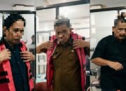 Tiga tersangka dugaan tindak pidana korupsi pengadaan Command Center Video Wall pada Dinas Komunikasi, Informatika, dan Statistik (Kominfo) Provinsi Gorontalo Tahun Anggaran 2022 menjalani penahanan di Kejaksaan Tinggi Gorontalo, Senin (20/7/2026)/Hibata.id