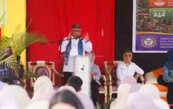 Bupati Gorontalo Sofyan Puhi saat enghadiri Peringatan Hari Anak Nasional 2026 tingkat Provinsi Gorontalo. (Foto: Humas)