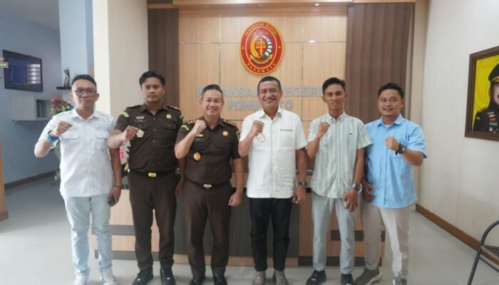 Lindungi Guru dari Jerat Hukum, Syarif Mbuinga Bawa Gagasan ‘Jaksa Jaga Guru’ ke Kejari Marisa