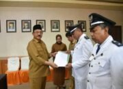 Bupati Boalemo Rum Pagau melantik Penjabat (Pj) Kepala Desa Mustika dan Desa Saripi, Kecamatan Paguyaman/Hibata.id