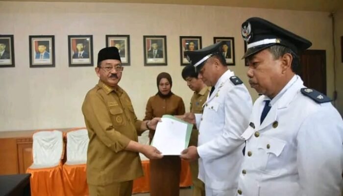 Bupati Boalemo Lantik Pj Kepala Desa Mustika dan Saripi, Ini Pesan Rum Pagau