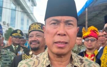 Gubernur Sulawesi Tenggara Andi Sumangerukka saat menghadiri puncak peringatan Hari Ulang Tahun (HUT) ke-12 Kabupaten Buton Tengah/Hibata.id