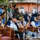Wakil Bupati Boalemo Lahmudin Hambali (kanan) berbincang dengan Gubernur Gorontalo Gusnar Ismail di sela pembukaan Festival Olahraga Rekreasi Masyarakat Provinsi (FORPROV) II KORMI Provinsi Gorontalo 2026 di kawasan wisata Pantai Bolihutuo, Kabupaten Boalemo, Jumat (24/7/2026)/Hibata.id