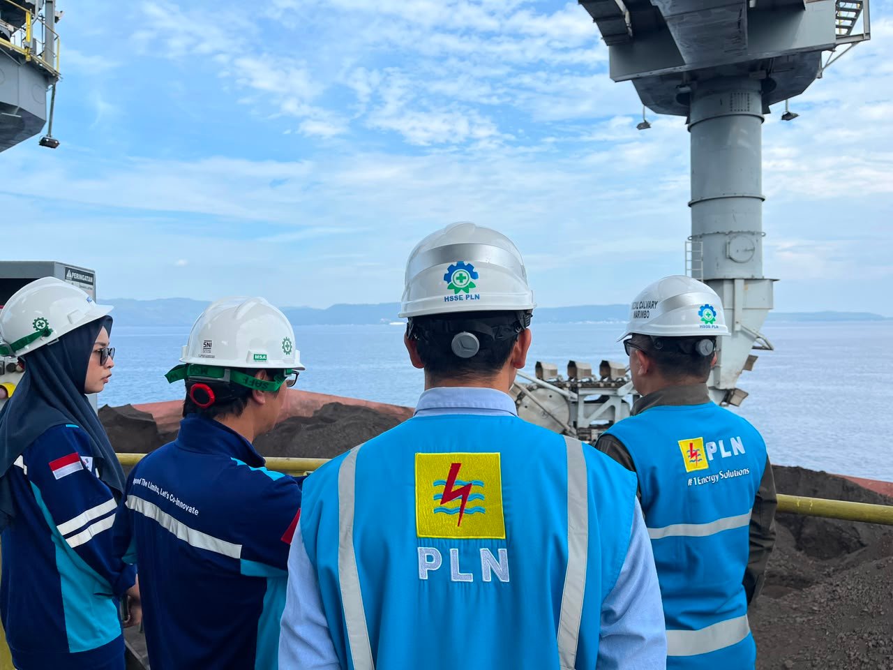 Direktur Manajemen Pembangkitan PT PLN (Persero), Rizal Calvary Marimbo, bersama jajaran manajemen melakukan peninjauan operasional PLTU Palu 3 di Desa Lero Tatari, Kecamatan Sindue, Kabupaten Donggala, Sulawesi Tengah, sebagai upaya memastikan keandalan pasokan listrik menjelang HUT Ke-81 Kemerdekaan Republik Indonesia/Hibata.id