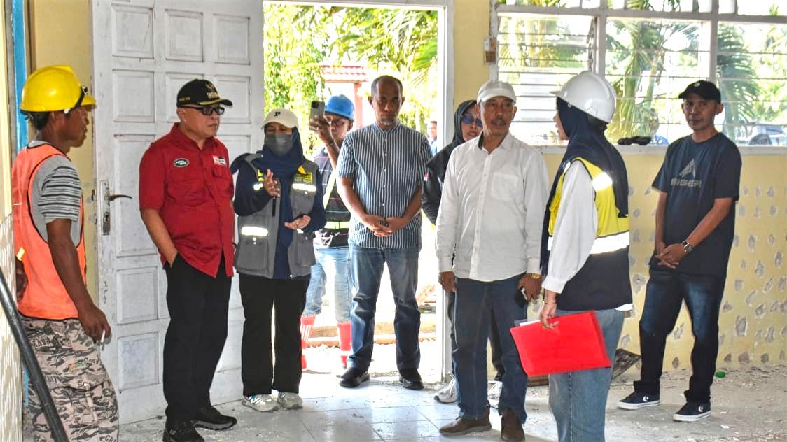 Bupati Gorontalo Sofyan Puhi meninjau revitalisasi sekolah penerima DAK 2026 di SDN 9 Limboto Barat, SDN 1 Limboto, dan SDN 18 Telaga Biru/Hibata.id