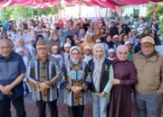 Bupati Gorontalo Sofyan Puhi mengapresiasi bakti sosial Rahmijati Centre dan IDI Kabupaten Gorontalo berupa khitanan massal gratis bagi 91 anak serta donor darah dalam rangka Hari Bakti Dokter Indonesia ke-118/Hibata.id