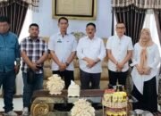 Bupati Boalemo, Rum Pagau, saat menerima kunjungan Tim Pejabat Pembuat Komitmen (PPK) Penyedia Pelaksana Pembangunan Kampung Nelayan Merah Putih Tahun 2026 di Rumah Jabatan Bupati, Rabu, 29 Juli 2026. (Foto: Humas)