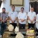 Bupati Boalemo, Rum Pagau, saat menerima kunjungan Tim Pejabat Pembuat Komitmen (PPK) Penyedia Pelaksana Pembangunan Kampung Nelayan Merah Putih Tahun 2026 di Rumah Jabatan Bupati, Rabu, 29 Juli 2026. (Foto: Humas)
