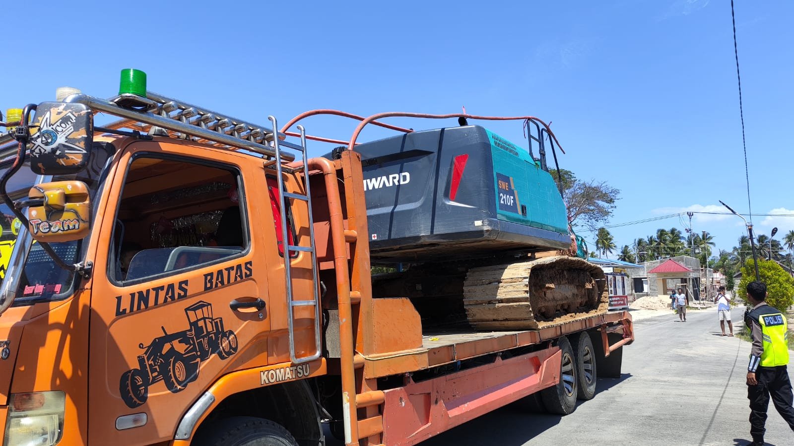 Excavator yang disita dari Lokasi PETI Bulangita. (Foto: istw)