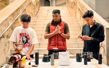 Suasana itu menjadi latar penyelenggaraan Diskopi Gorontalo Present Tarung Tiga, sebuah kompetisi manual brew yang mengusung tema "Pertarungan Para Pendekar Kopi". (Foto: Istw)