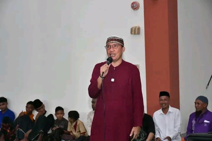 Wakil Bupati Boalemo, Lahmudin Hambali, saat memberikan motivasi kepada para calon siswa. (Foto: Humas)