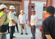 Bupati Boalemo, Rum Pagau, turun langsung meninjau kesiapan fasilitas sekolah, Kamis (30/7/2026). (Foto: Humas)