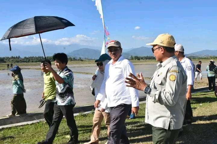 Bupati Boalemo, Rum Pagau, saat mengikuti peluncuran GERTAM PM-AAS secara virtual melalui Zoom Meeting, Kamis (30/7/2026). (Foto: Humas)
