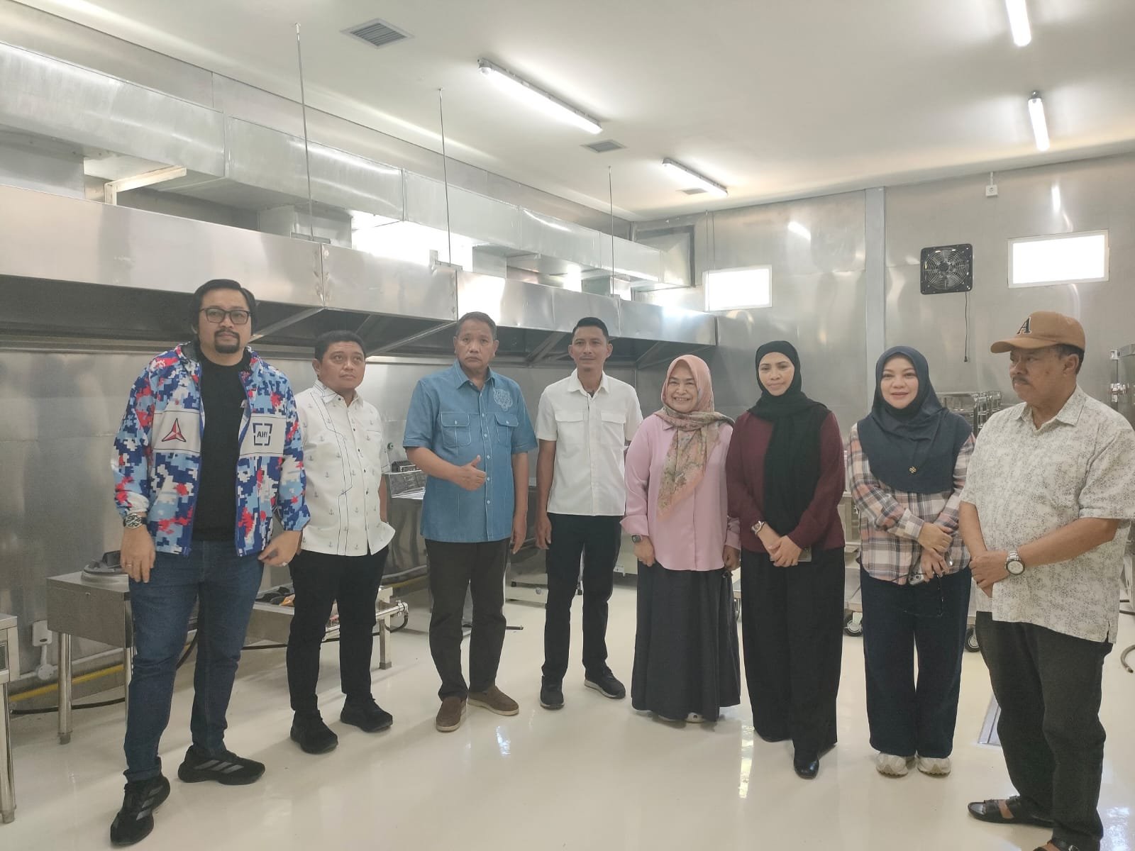 Komisi II DPRD Provinsi Gorontalo menilai Satuan Pelayanan Pemenuhan Gizi (SPPG) di Kelurahan Dutohe, Kecamatan Kabila, Kabupaten Bone Bolango/Hibata.id