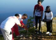 Ketua DPRD Gorontalo Idrus MT Mopili menghadiri pencanangan HUT Ke-81 RI di Danau Perintis Bone Bolango yang dirangkaikan dengan penanaman pohon dan penebaran benih ikan/Hibata.id