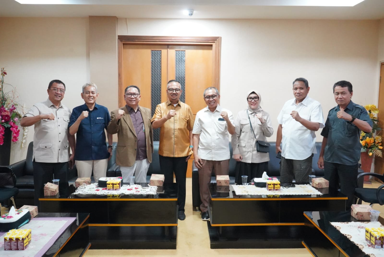 Anggota Komisi IV DPRD Provinsi Gorontalo, dr. Sri Darsianti Tuna, menyampaikan pandangan saat audiensi bersama BPJS Ketenagakerjaan di DPRD Provinsi Gorontalo, Selasa (4/8), terkait percepatan Universal Coverage Jamsostek (UCJ)/Hibata.id