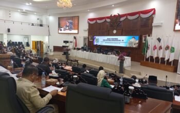 DPRD Provinsi Gorontalo menyepakati perubahan agenda pembahasan Ranperda Perubahan APBD 2026. Rapat Paripurna menetapkan jadwal baru pada 12 Agustus 2026/Hibata.id