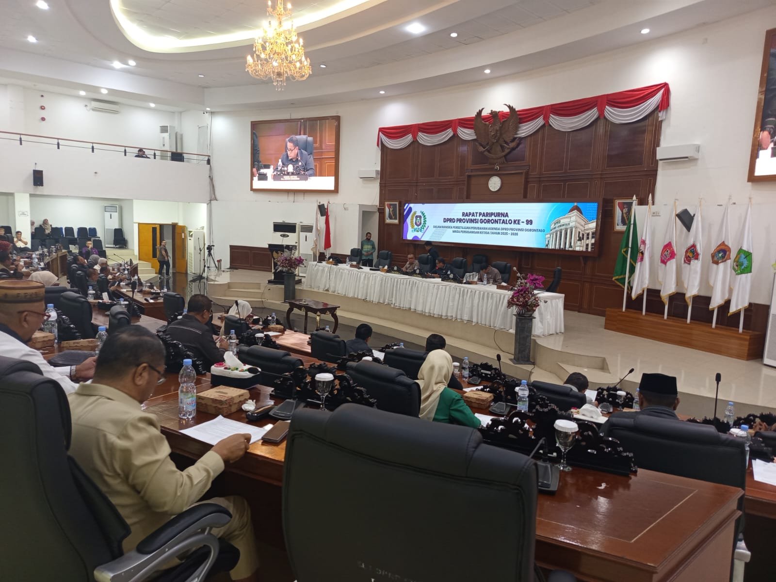 DPRD Provinsi Gorontalo menyepakati perubahan agenda pembahasan Ranperda Perubahan APBD 2026. Rapat Paripurna menetapkan jadwal baru pada 12 Agustus 2026/Hibata.id