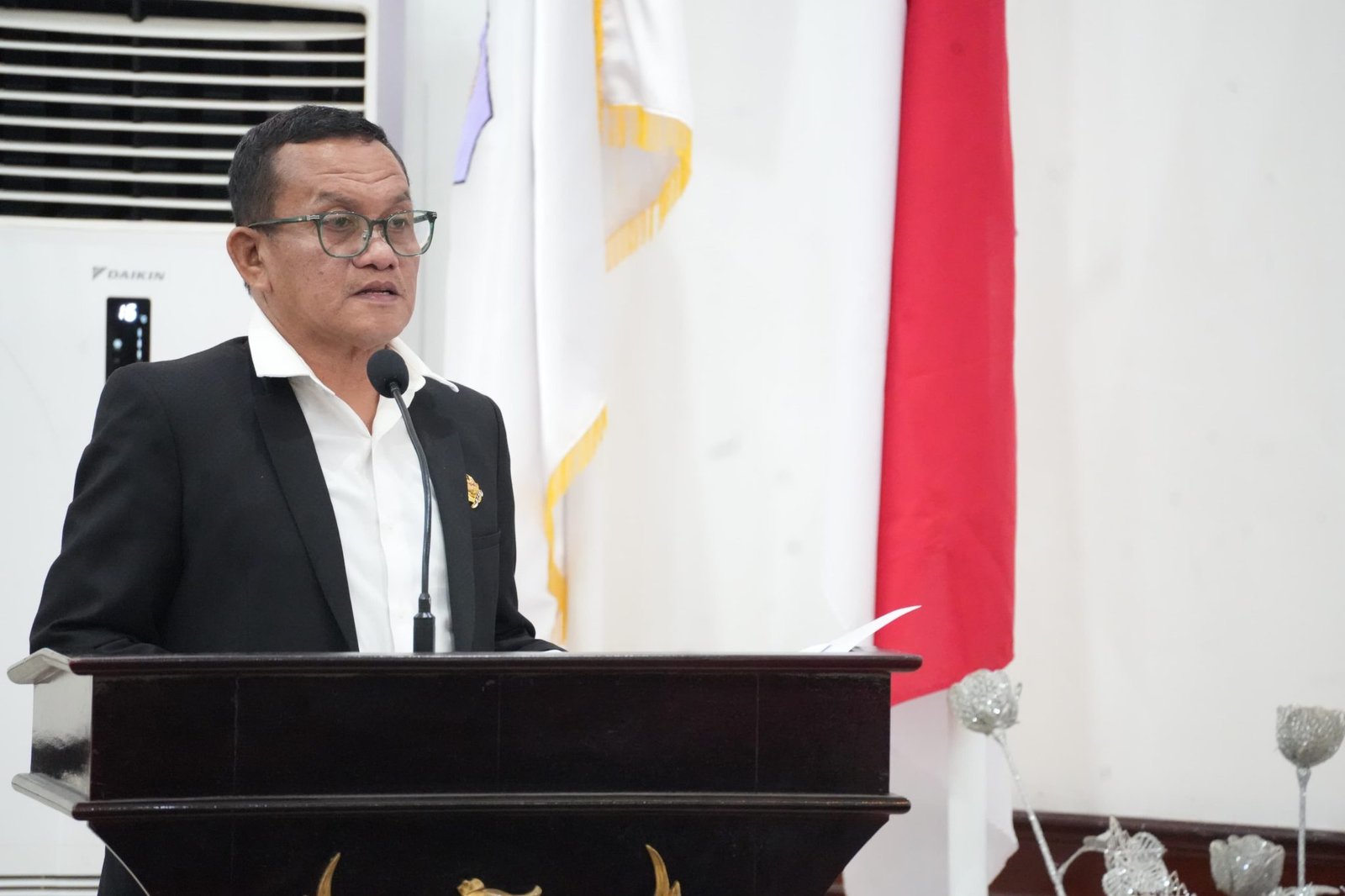 Ekwan Ahmad, Fraksi Demokrat Nurani Rakyat DPRD Provinsi Gorontalo saat menyampaikan pandangan Fraksi/Hibata.id