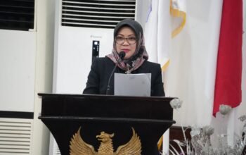 Venny Rosdiana Anwar menyampaikan pandangan umum Fraksi PDI Perjuangan terkait Ranperda Perubahan APBD Provinsi Gorontalo Tahun Anggaran 2026 dalam Rapat Paripurna DPRD Provinsi Gorontalo/Hibata.id