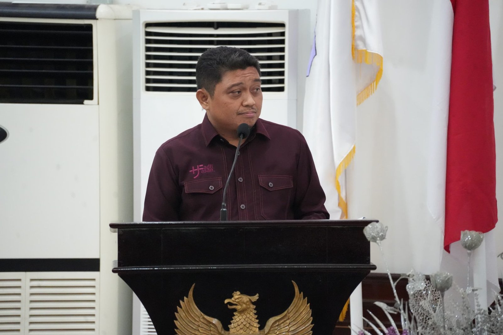 H. Fadli Hasan saat menyampaikan pandangan umum Fraksi PAN dalam rapat paripurna DPRD Provinsi Gorontalo/Hibata.id