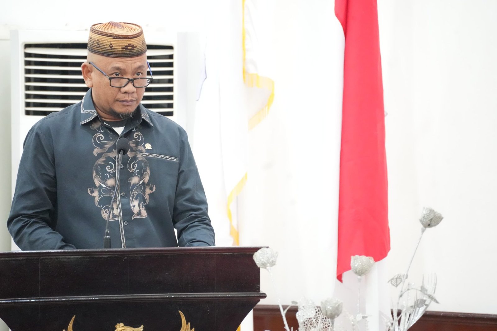 Hamzah Idrus saat membacakan Pandangan Umum Fraksi PKS DPRD Provinsi Gorontalo terkait Ranperda Perubahan APBD Tahun Anggaran 2026/Hibata.id