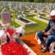 Wakil Bupati Boalemo, Lahmudin Hambali, melakukan ziarah ke makam Almarhum H. Dr. (HC) Rachmat Gobel/Hibata.id