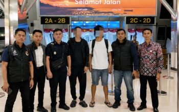 Cek Harga Emas di Marisa, Dua WNA Tiongkok Diciduk Imigrasi