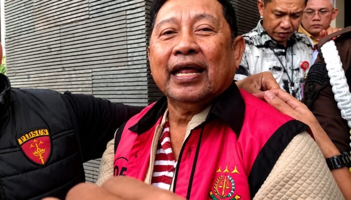 Digiring ke Mobil Tahanan, Abdullah Pala Teriak Bendahara KONI