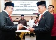 Pemerintah Kota Gorontalo resmi melantik dan mengambil sumpah jabatan Penjabat (Pj) Sekretaris Daerah (Sekda) Kota Gorontalo, Nuryanto, dalam prosesi yang berlangsung di Bandhayo Lo Yiladia, Senin (3/8/2026). (Foto: Humas)