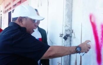 Wali Kota Gorontalo Adhan Dambea saatmeninjau lokasi kawasan proyek pada Jumat, 14 Agustus 2026. (Foto: Humas)