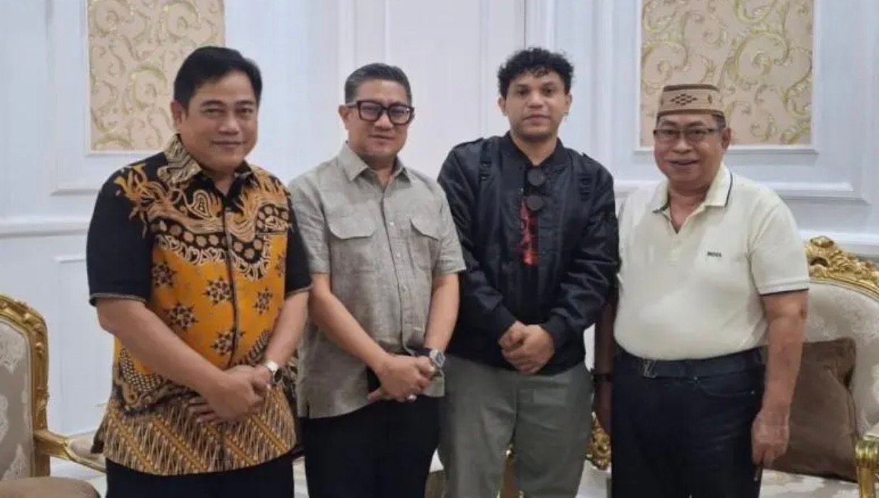 Silet menghadiri jamuan makan malam yang digelar Wali Kota Gorontalo Adhan Dambea bersama Wakil Wali Kota Indra Gobel di rumah jabatan wali kota. (Foto: Humas)