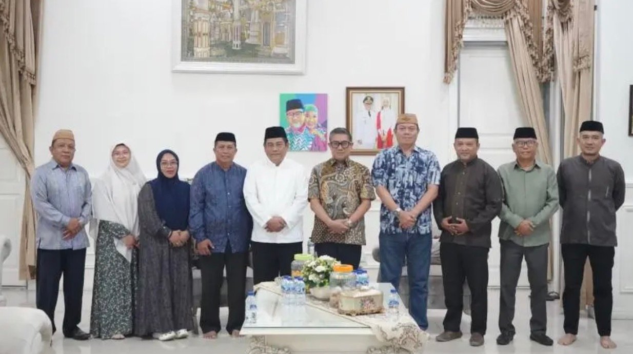 Wakil Wali Kota Gorontalo Indra Gobel saat menerima kontingen di rumah jabatan Wakil Wali Kota, Sabtu, 22 Agustus 2026. (Foto: Humas)