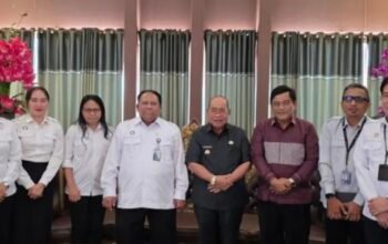 Wali Kota Gorontalo Adhan Dambea bersama Penjabat Sekretaris Daerah Kota Gorontalo Nuryanto berkonsultasi ke Badan Kepegawaian Negara (BKN) Regional XI Sulawesi Utara, Gorontalo, dan Maluku Utara, Rabu, 26 Agustus 2026. (Foto: Humas)