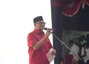 Wakil Wali Kota Gorontalo Indra Gobel saat membuka peluncuran Satu Sekolah Satu Karya Budaya dan Gerakan Kota Gorontalo Mohulonthalo di SDN 99 Kota Utara, Jumat, 28 Agustus 2026. (Foto: Humas)