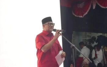 Wakil Wali Kota Gorontalo Indra Gobel saat membuka peluncuran Satu Sekolah Satu Karya Budaya dan Gerakan Kota Gorontalo Mohulonthalo di SDN 99 Kota Utara, Jumat, 28 Agustus 2026. (Foto: Humas)